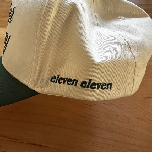 Caviar Cowboy Cap in Beige & Forest Green - Picture 3 of 4